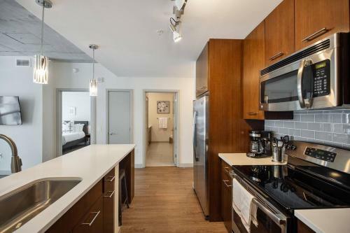 Apartamento Luxury Retreat + Amenitized Building
