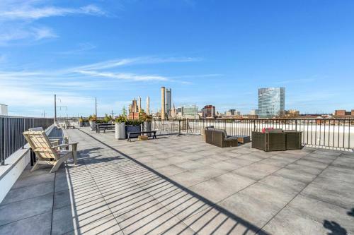 Apartamento New 2 Bdr Rooftop Patio Elevator Gym Coffee