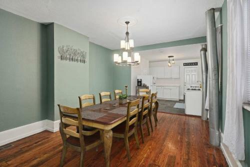 Bed & Breakfast Charming Fishtown Retreat-patio