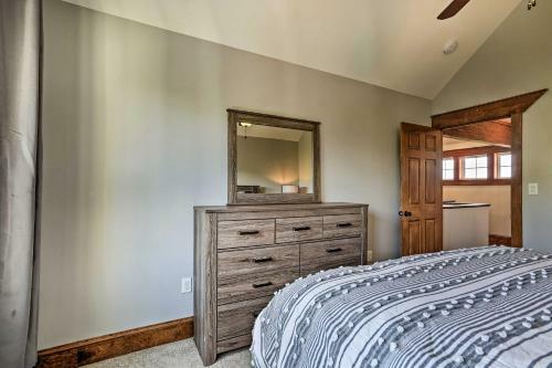 Retreat With Game Room And Deck, 1 Mi To Camelback