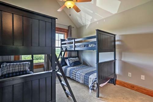 Retreat With Game Room And Deck, 1 Mi To Camelback