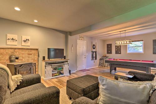 Amenity-packed Mtn Home With Hot Tub And Fire Pit