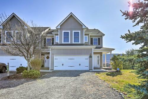Slopeside Townhome Wfh, Ski, Dine And Hike!