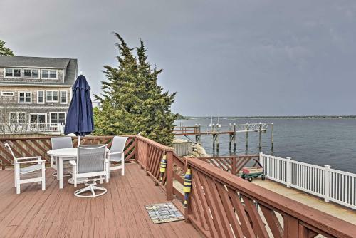 Home With 2 Kayaks, Deck And Views On Narragansett Bay!