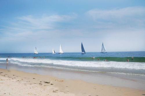 Ideal Narragansett Location Furnished Deck!