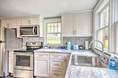 Downtown Aiken Apartment - Shop, Dine And Golf!