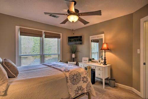 Apartamento Spacious Greenwood Getaway - 2 Mi To Main St!