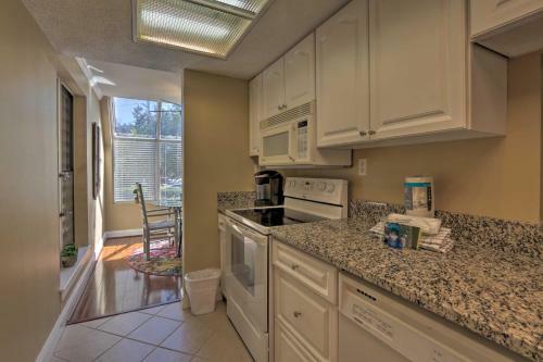 Apartamento Colorful Condo Steps To Harbor And Beach Access!