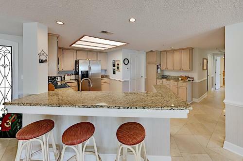 Apartamento Spacious Fourth-floor Oceanfront Resort Condo Condo