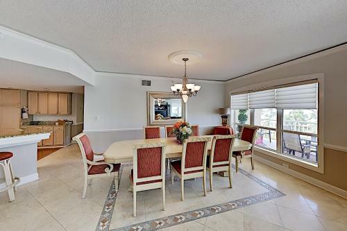 Apartamento Spacious Fourth-floor Oceanfront Resort Condo Condo