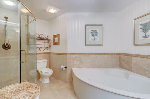 Apartamento Spacious Fourth-floor Oceanfront Resort Condo Condo