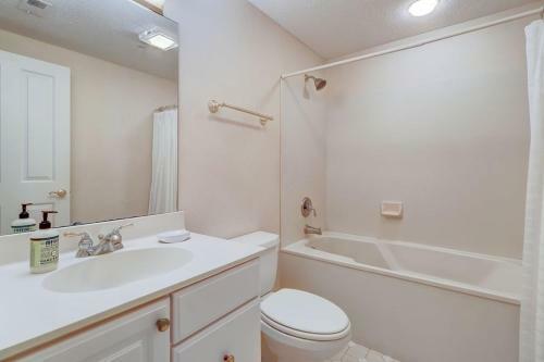 Apartamento Spacious Fourth-floor Oceanfront Resort Condo Condo