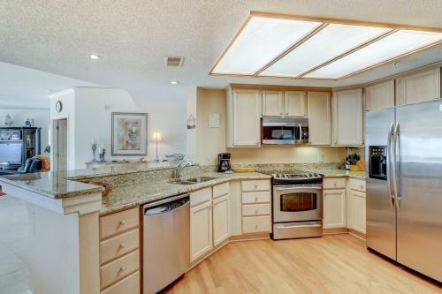 Apartamento Spacious Fourth-floor Oceanfront Resort Condo Condo