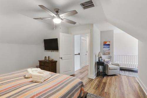 Costa Living - New Designer Beachside Home & Pool Home