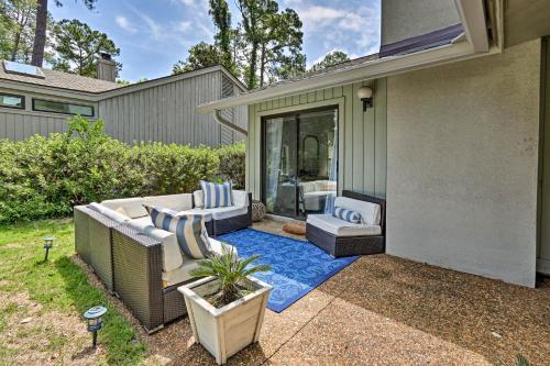 Modern Coastal Escape With Patio - 2mi To Beach