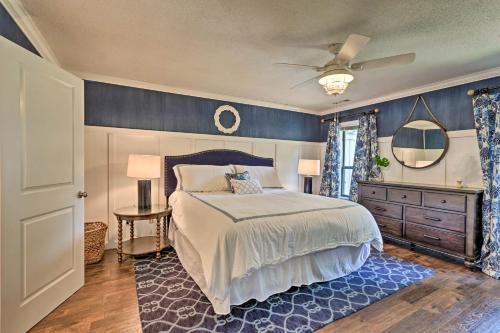 Modern Coastal Escape With Patio - 2mi To Beach
