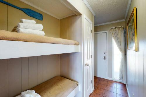 Sea Cabin 322-b
