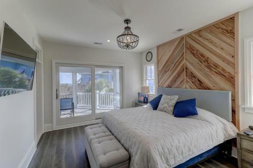 3 46th Avenue