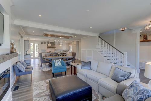 3 46th Avenue