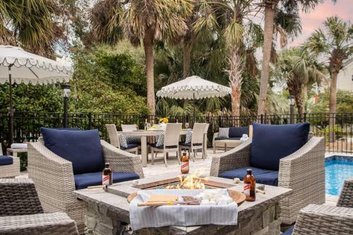 Pelican - Modern Beach Retreat W Patio & Pool