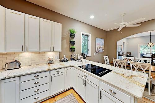 Wild Dunes Estate With Private Pool -steps To Beach Home