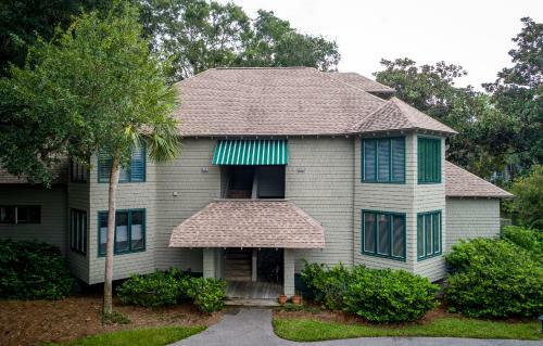 4758 Tennis Club Villa