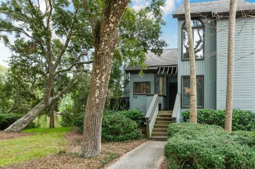 4587 Parkside Villa