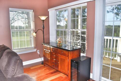 Apartamento 6000 Windsor Green Way 301 Condo