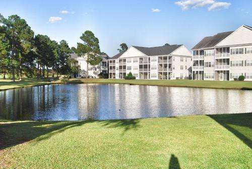 Apartamento 6000 Windsor Green Way 301 Condo