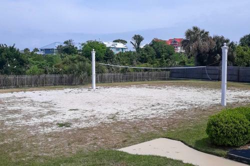 Condo Pool Access - 0 4 Mi To Harbor Island Beach