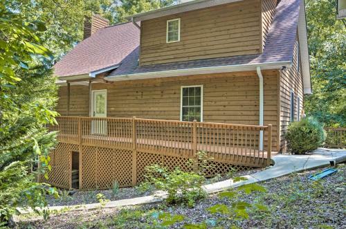 Picturesque Lake Hartwell Home With Pool And Golf Access!