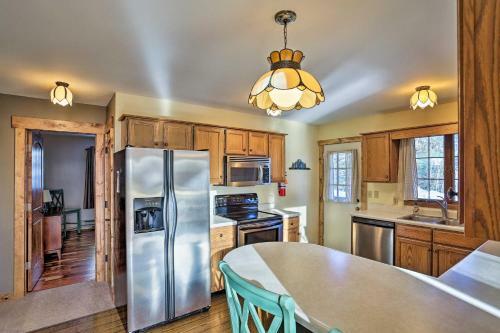 Black Hills Hideaway With Wraparound Deck And Hot Tub!