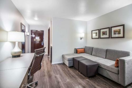 Hotel Comfort Suites
