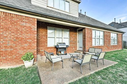 Lavish Cordova House With Pool Table And Media Room!