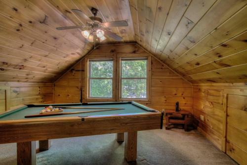 Living Waters #376 By Aunt Bug's Cabin Rentals