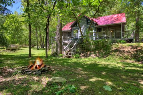 Living Waters #376 By Aunt Bug's Cabin Rentals