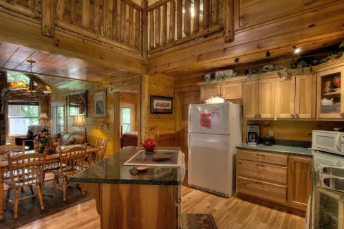Living Waters #376 By Aunt Bug's Cabin Rentals