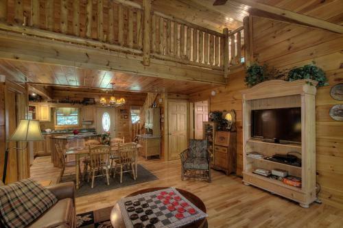 Living Waters #376 By Aunt Bug's Cabin Rentals