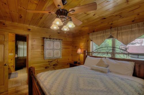 Living Waters #376 By Aunt Bug's Cabin Rentals