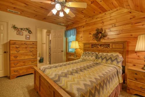 Mountain Hideaway #338 By Aunt Bug's Cabin Rentals