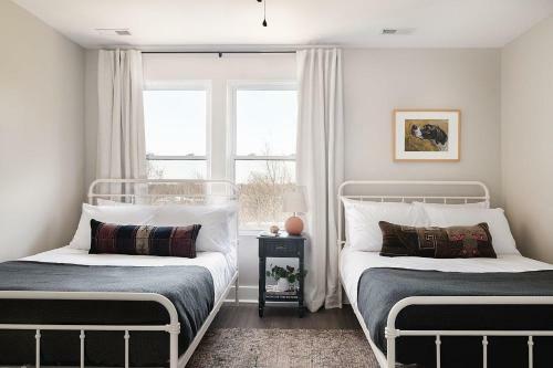 Cherokee Buyout 2 - Sleeps 20! 2 Unit Buyout!