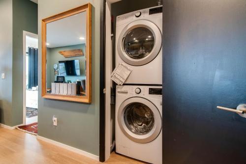 Apartamento Lllume - New Green Community - Poolside End Unit Condo
