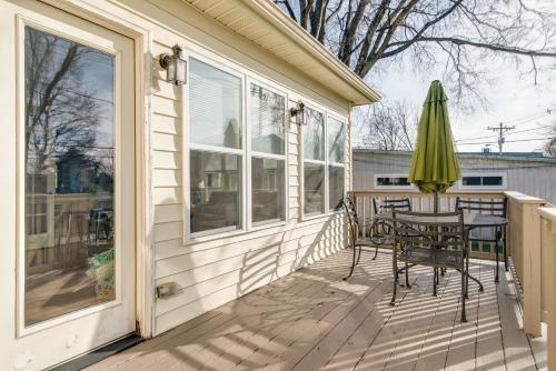 New Listing! Remodeled Getaway In Eclectic Enclave Home