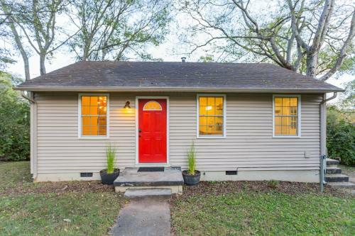 Quaint Music City Bungalow Retreat