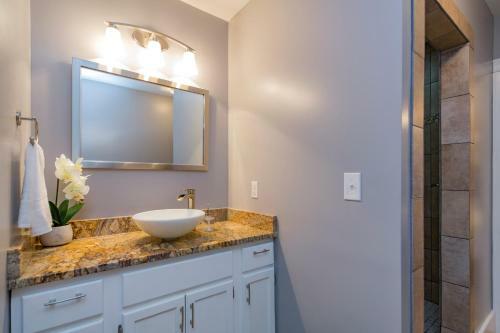 Red Nashville Beauty 3bd/2bt - 12min From Downtown