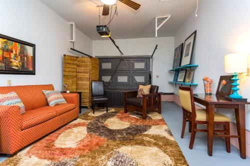 Charming Nashville Home Near Restaurants And Bars!