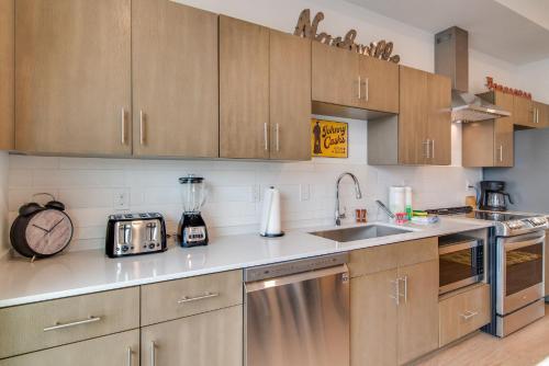 Apartamento Lllume - Chic Gulch View Community - Skyline Views Condo