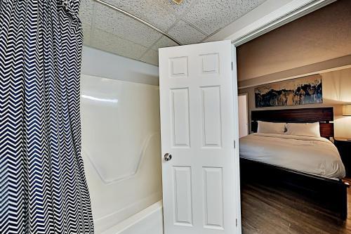Apartamento Corner Unit With Pool & Superb River Views Condo