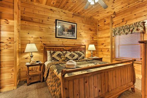 Smoky Mountains Cabin With Hot Tubs And Views!
