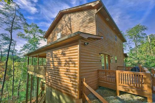 Private Paradise #2810 By Aunt Bug's Cabin Rentals
